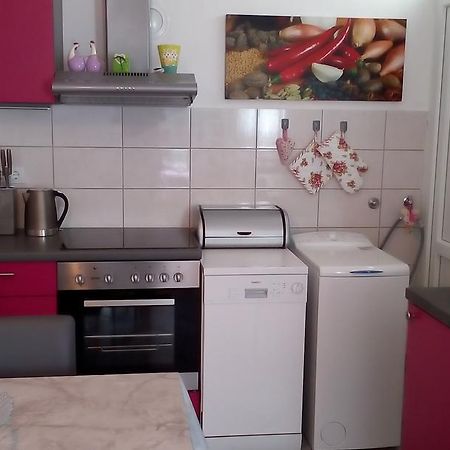Apartment Masa Pirovac Eksteriør billede