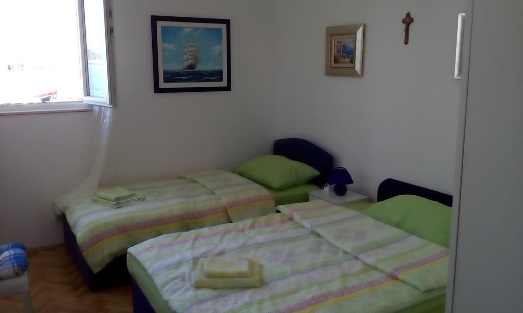 Apartment Masa Pirovac Eksteriør billede